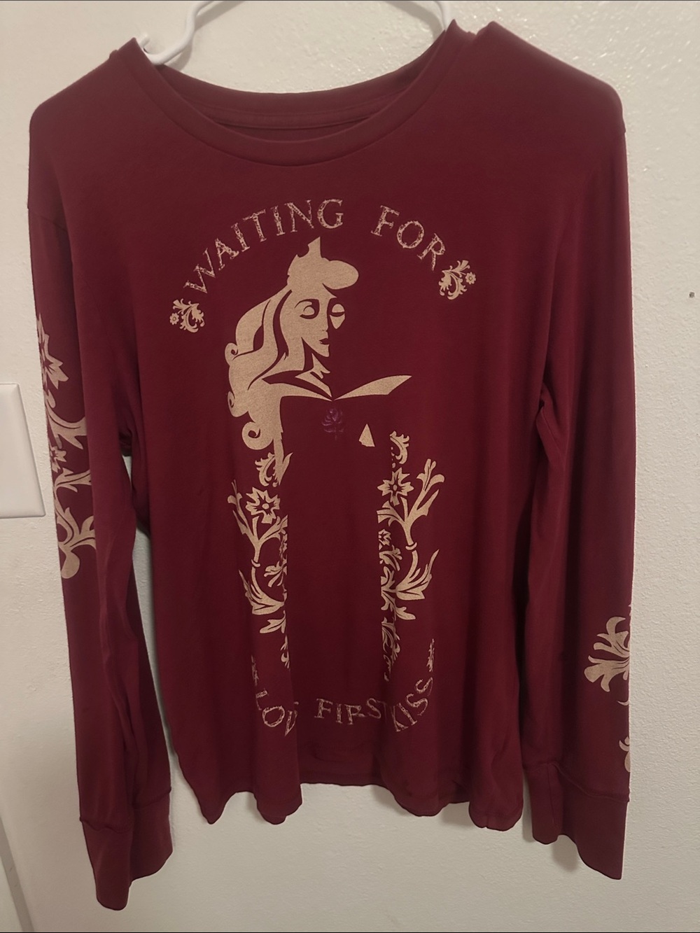 Source Unknown Burgundy Long-Sleeve Graphic Tee with Cream Print